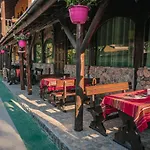 Hotel Safari Village