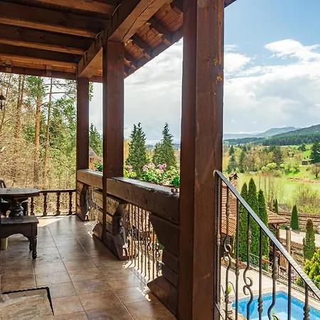 Safari Village فندق فيلينغراد