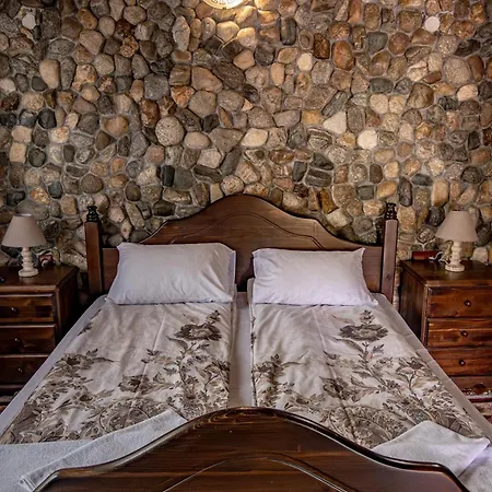 Safari Village Hotell 3*