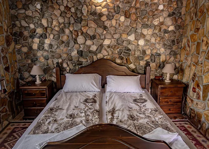 Safari Village Hotell 3*